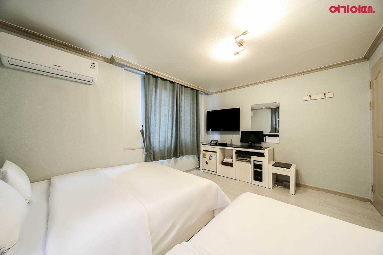 Goodstay Grand Motel Chuncheon Bagian luar foto
