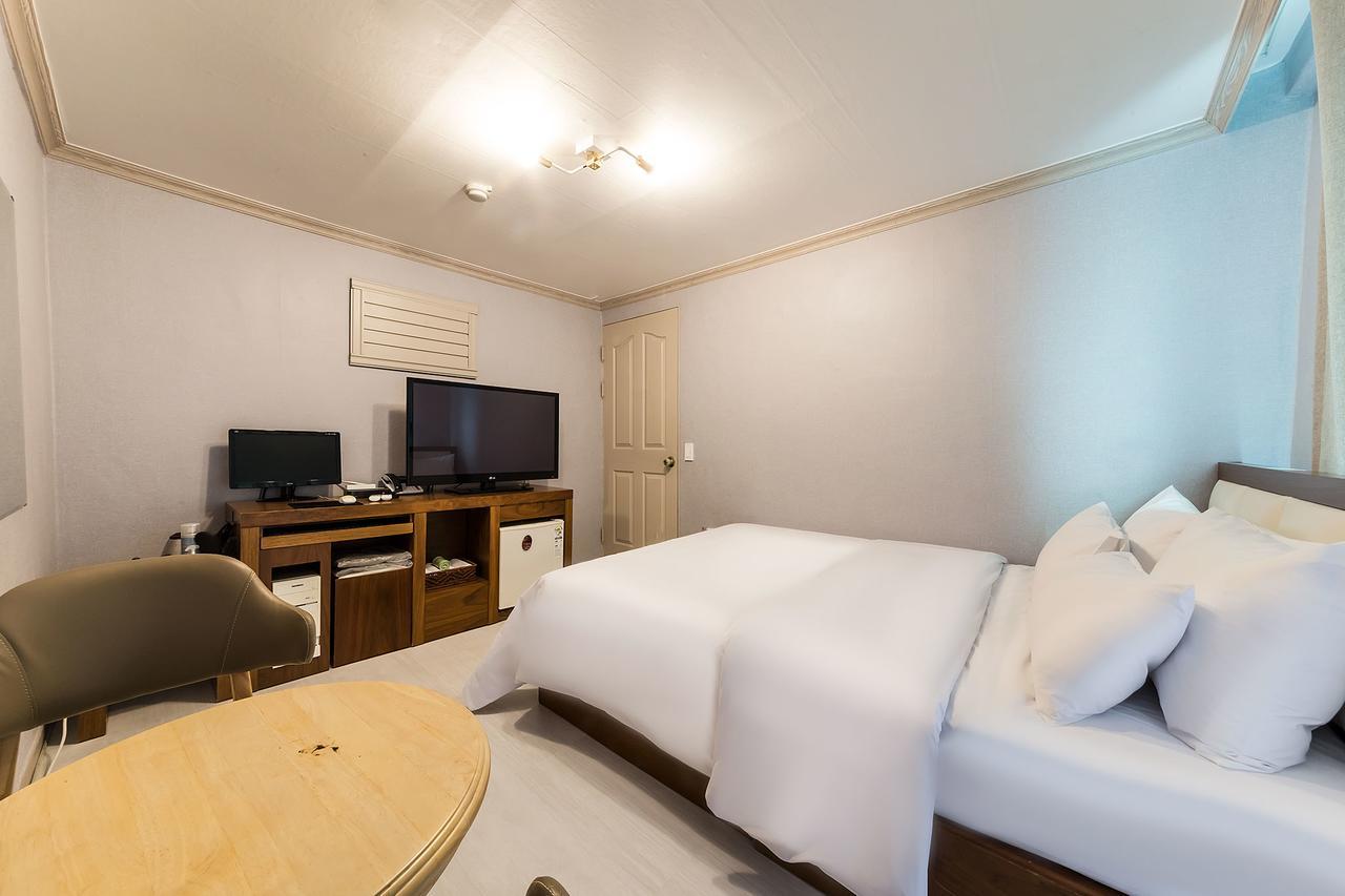 Goodstay Grand Motel Chuncheon Bagian luar foto